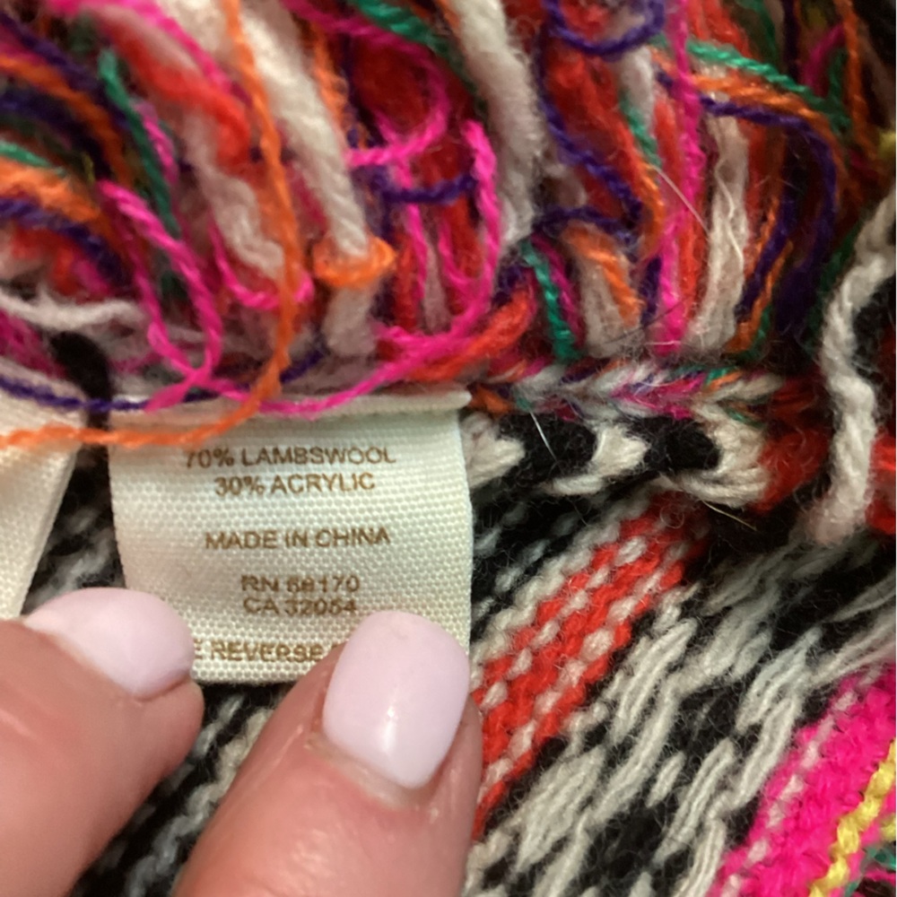Free People Multi Color Fringe Scarf~Bright Colors~Hill tribe/Mayan -NWT - Picture 3 of 4